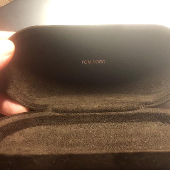 Tom Ford Sunglasses Case with Cleaning Cloth - Picture 5 of 6